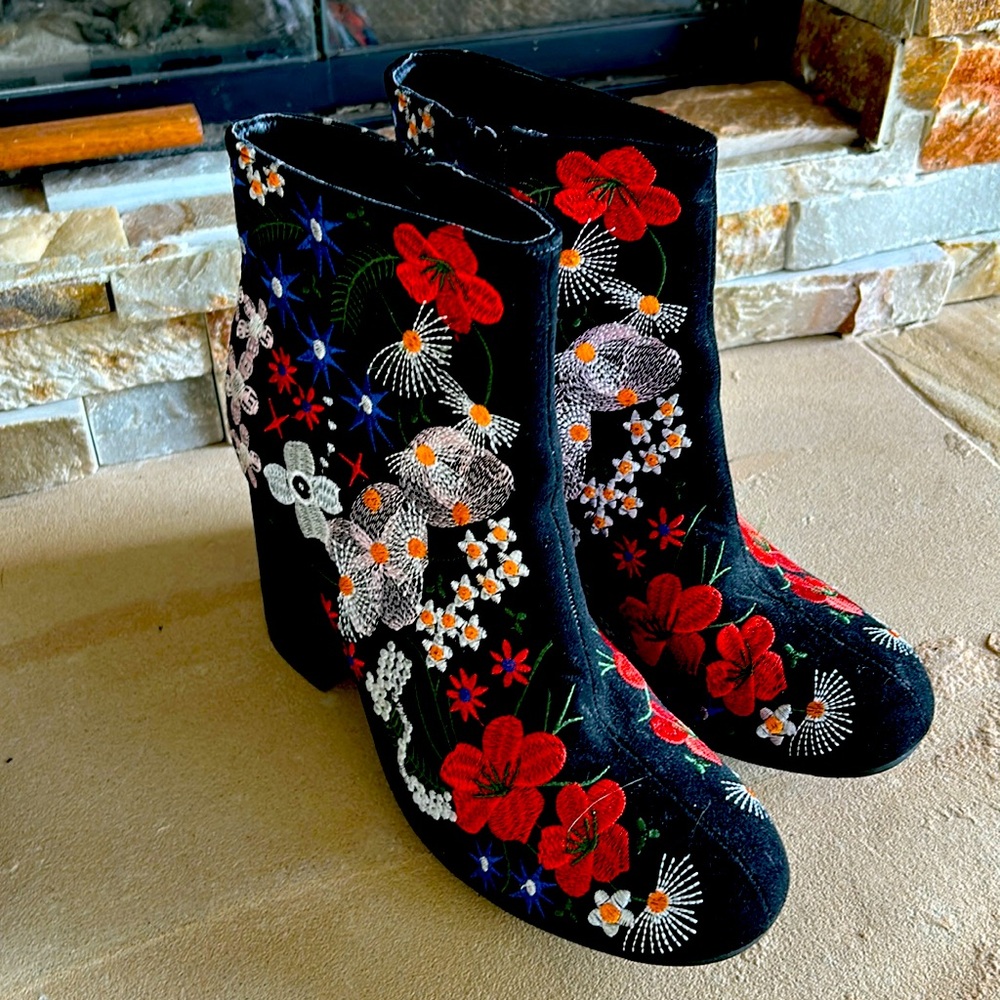 Black Floral Embroidered Block Heel Ankle Boots Round Toe Side Zip Booties